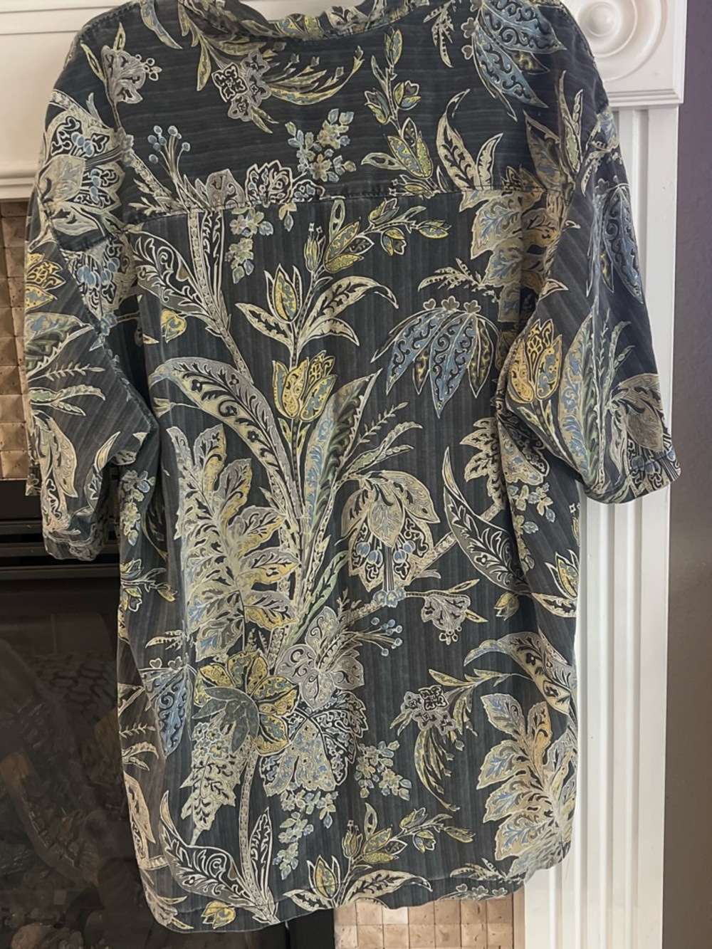 Tommy Bahama Black Floral Short-Sleeve Button-Down Shirt - Picture 4 of 7